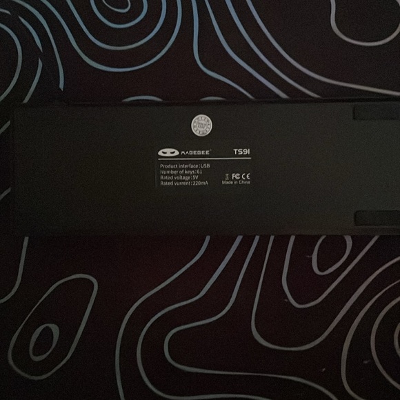 MageGee Mini 60% RGB Mechanical Gaming Keyboard [PC, MAC, PS4, Xbox ONE] - Picture 3 of 4